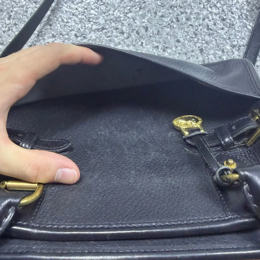 Dooney & Bourke good no